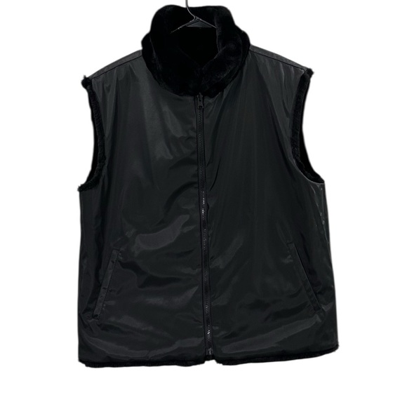 Black Faux Fur Zippered Vest Women’s with Pockets - Picture 5 of 7